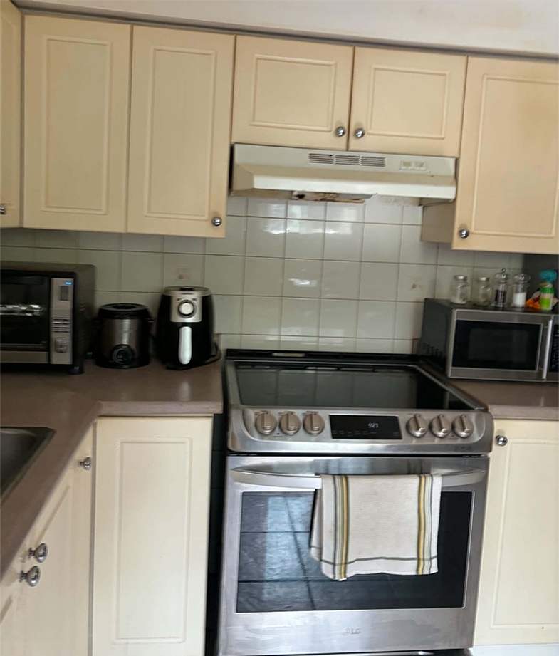 Kitchen cabinets refresh – before
